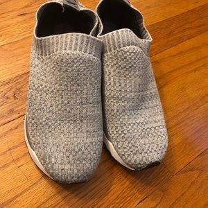 DKNY Women shoes size 6 -firm price